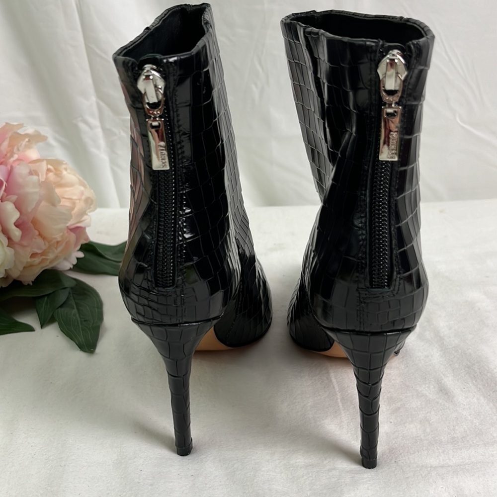 SCHUTZ Crocodile-Embossed Ankle Bootie Black Leather Stiletto Back Zip Size 5.5B - Picture 8 of 8